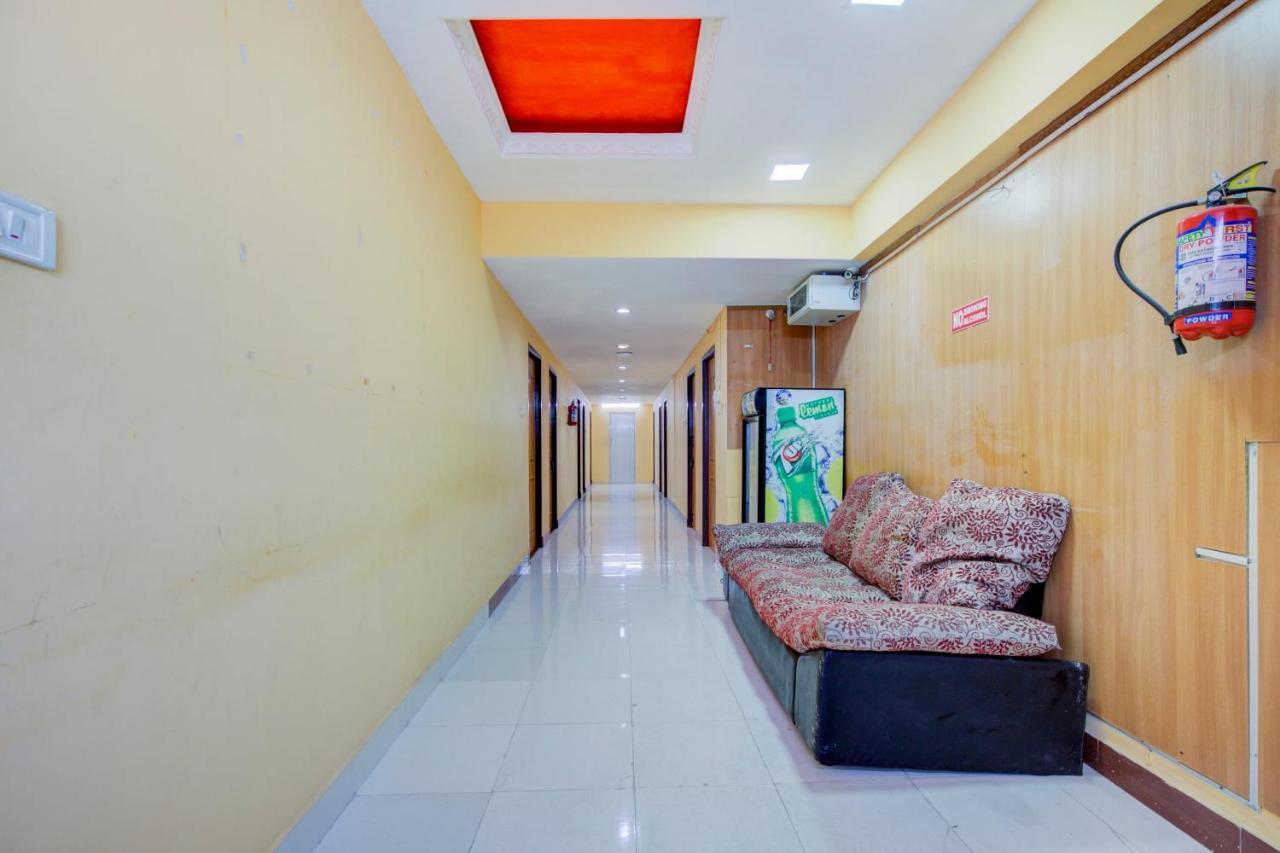 Oyo Flagship Amutha Residency Hotel เชนไน ภายนอก รูปภาพ
